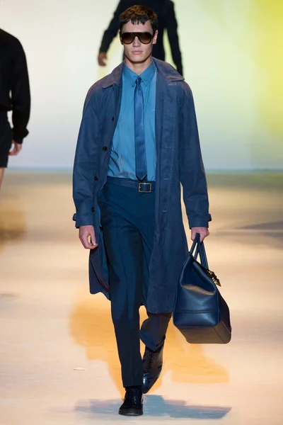 Look 40